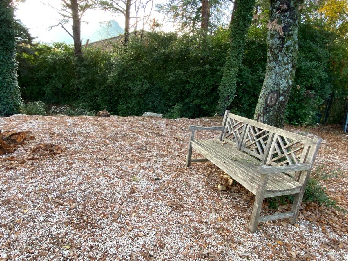 La Maison De Mado Et Sa Cabane Dans Les Arbres Plan d'Aups Buitenkant foto